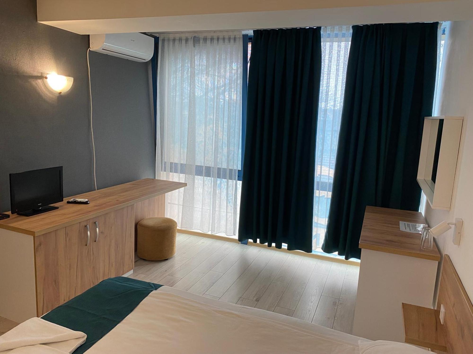 Hotel Fors بورغاس المظهر الخارجي الصورة